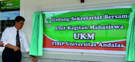 Wakil Rektor III Resmikan Gedung Sekber Mahasiswa FISIP